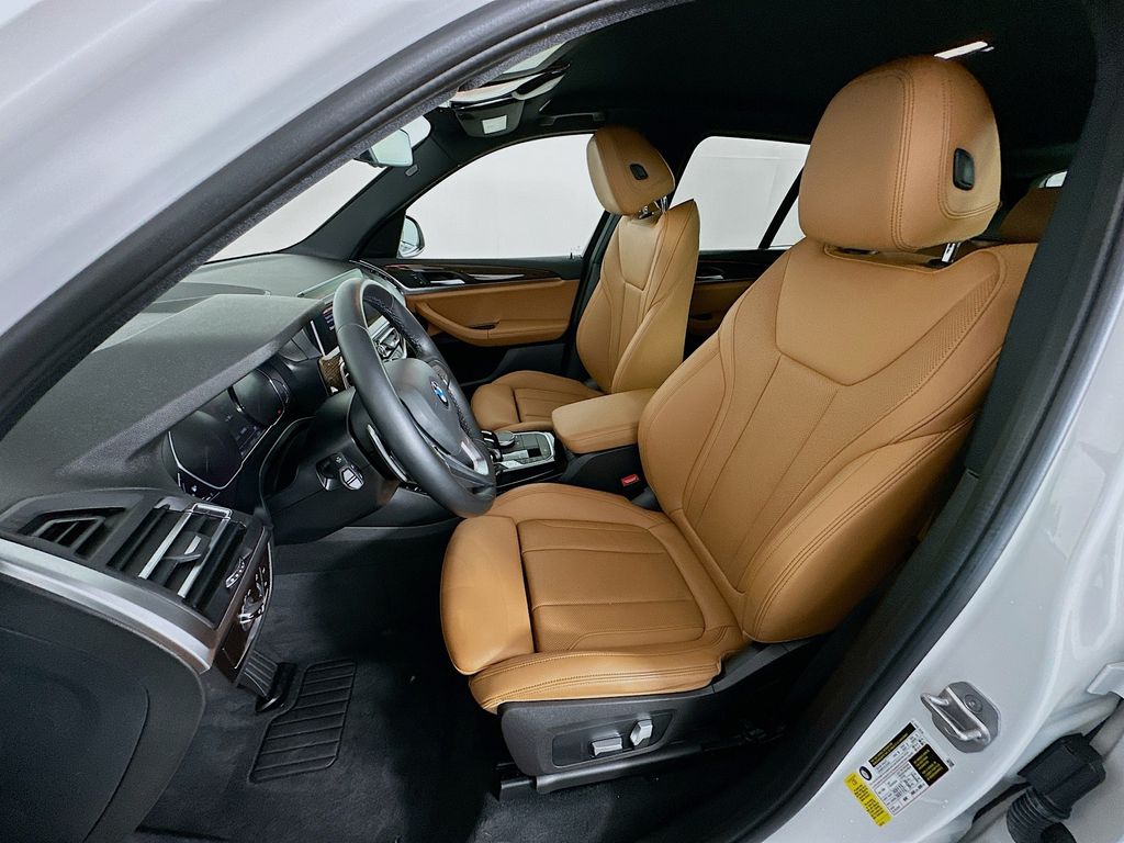 Thumbnail: 2022 BMW X3 - 21