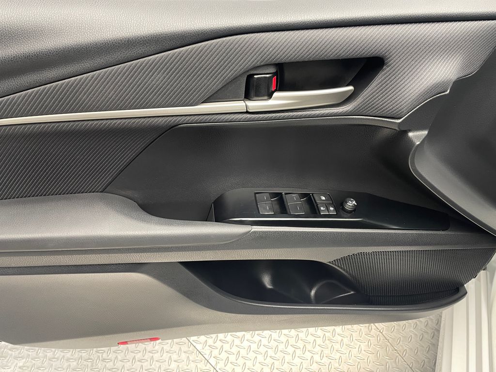 Thumbnail: 2025 Toyota Camry - 9