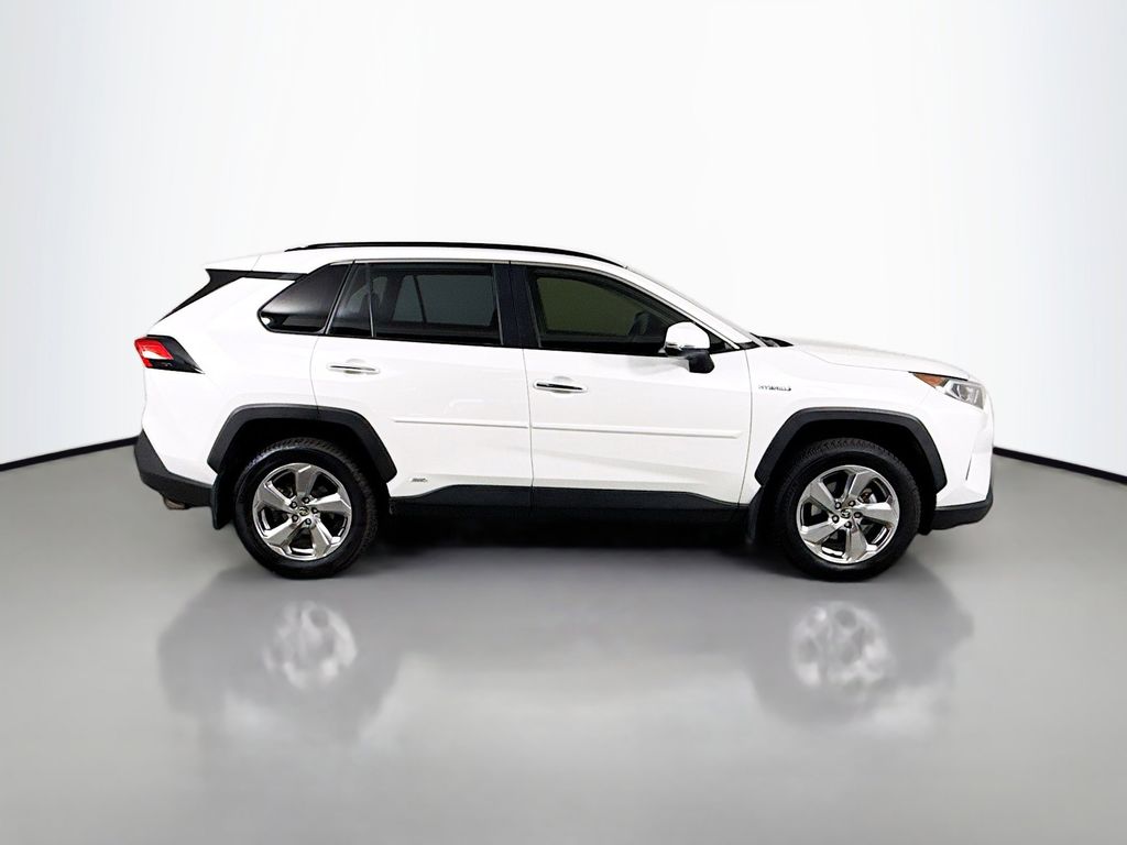 Thumbnail: 2021 Toyota RAV4 - 4