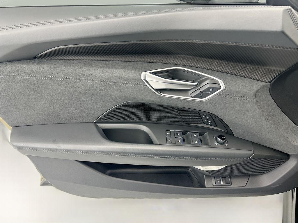 Thumbnail: 2022 Audi RS e-tron GT - 23