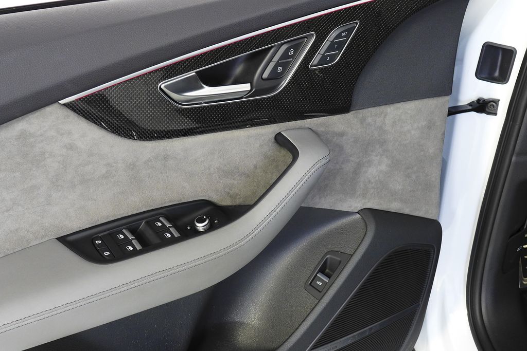 Thumbnail: 2022 Audi SQ7 - 13