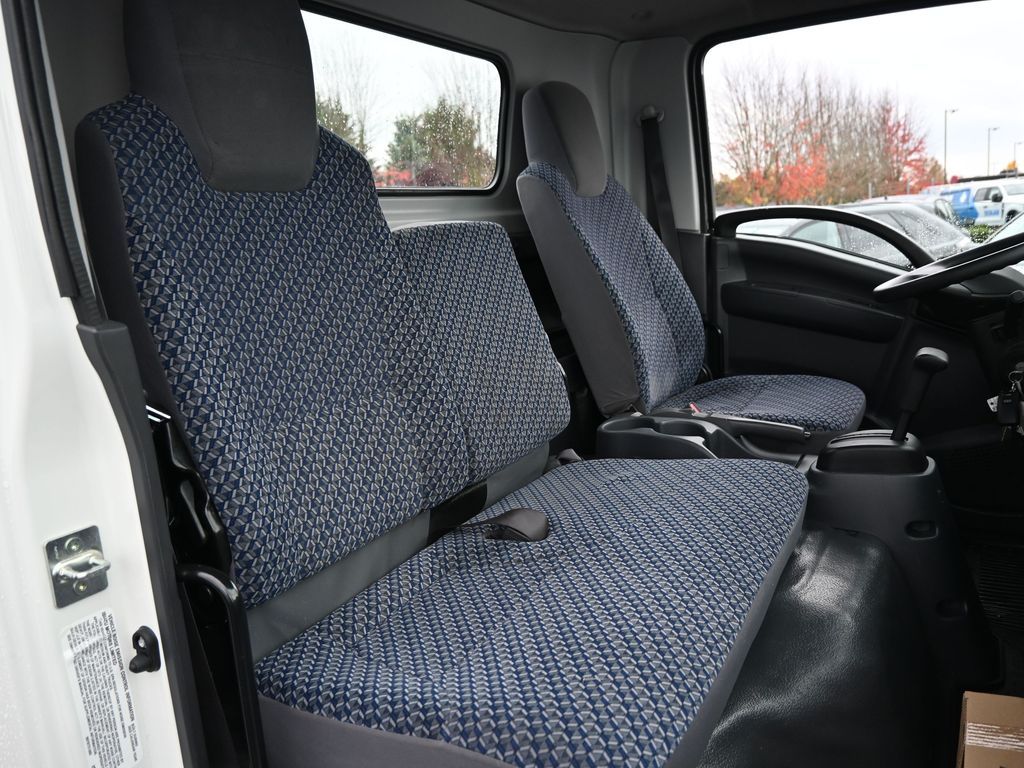 2024 Isuzu NPR HD 