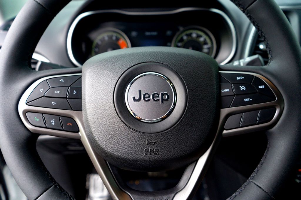 Used Car 2022 Jeep Cherokee  Latitude Lux For Sale Under $25,000 In Taylor, Texas