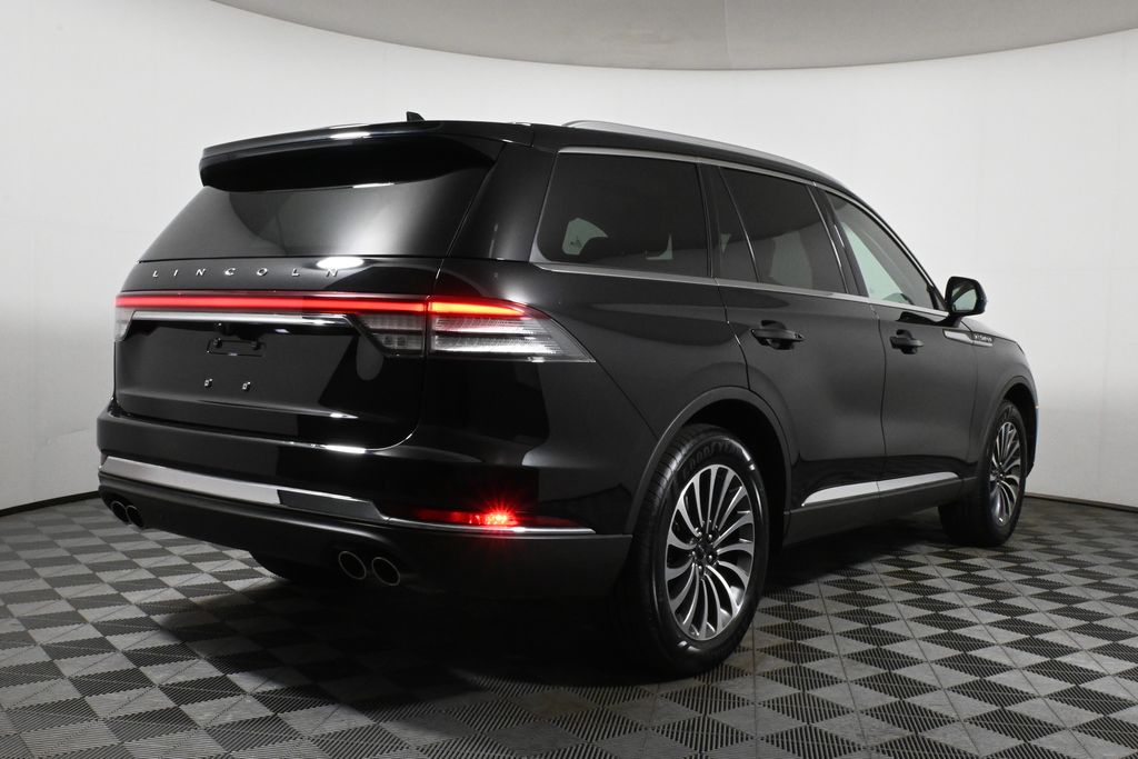 Thumbnail: 2022 Lincoln Aviator - 8
