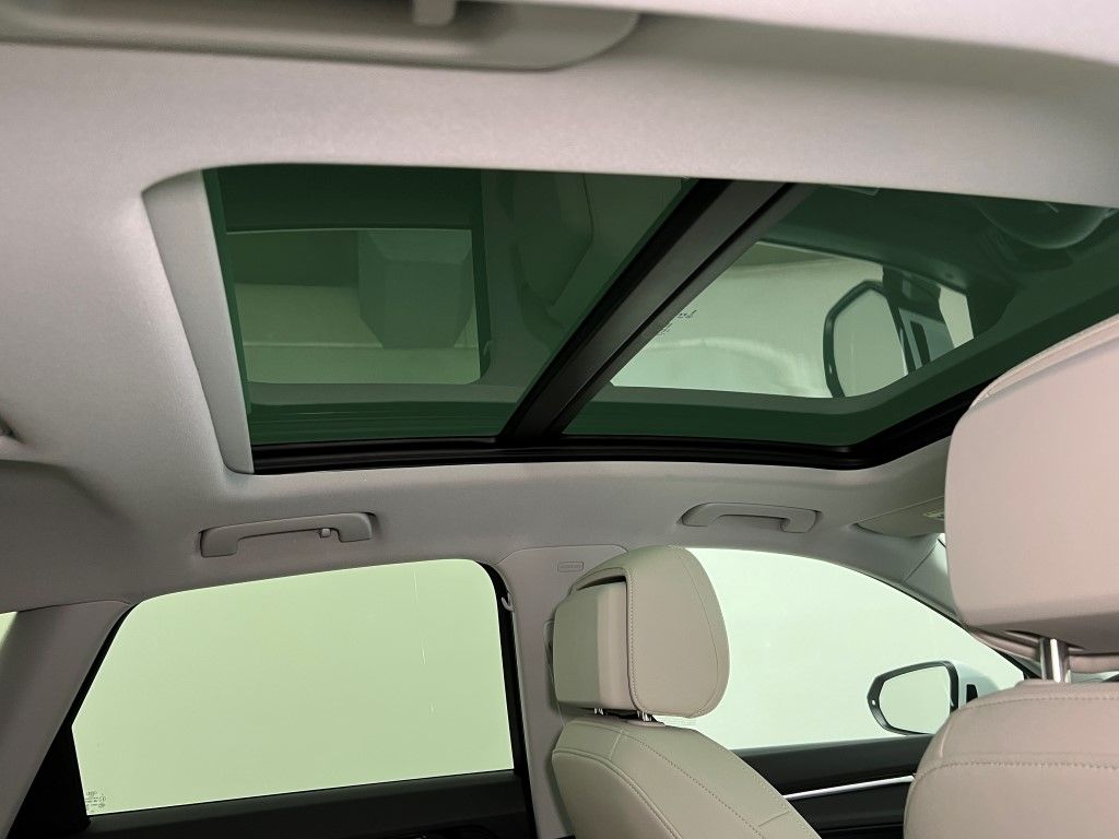 Thumbnail: 2025 Audi Q3 - 18