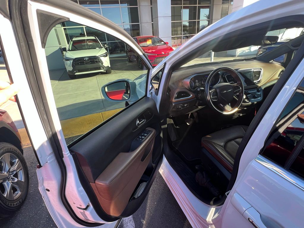 Thumbnail: 2020 Chrysler Pacifica - 5