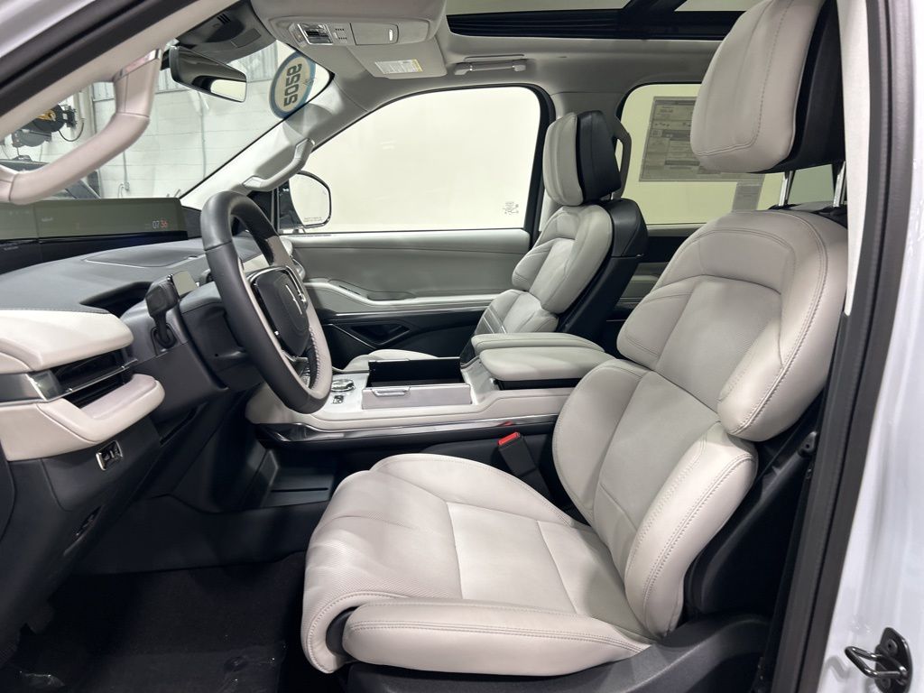 new 2026 Lincoln Navigator L car, priced at $111,115