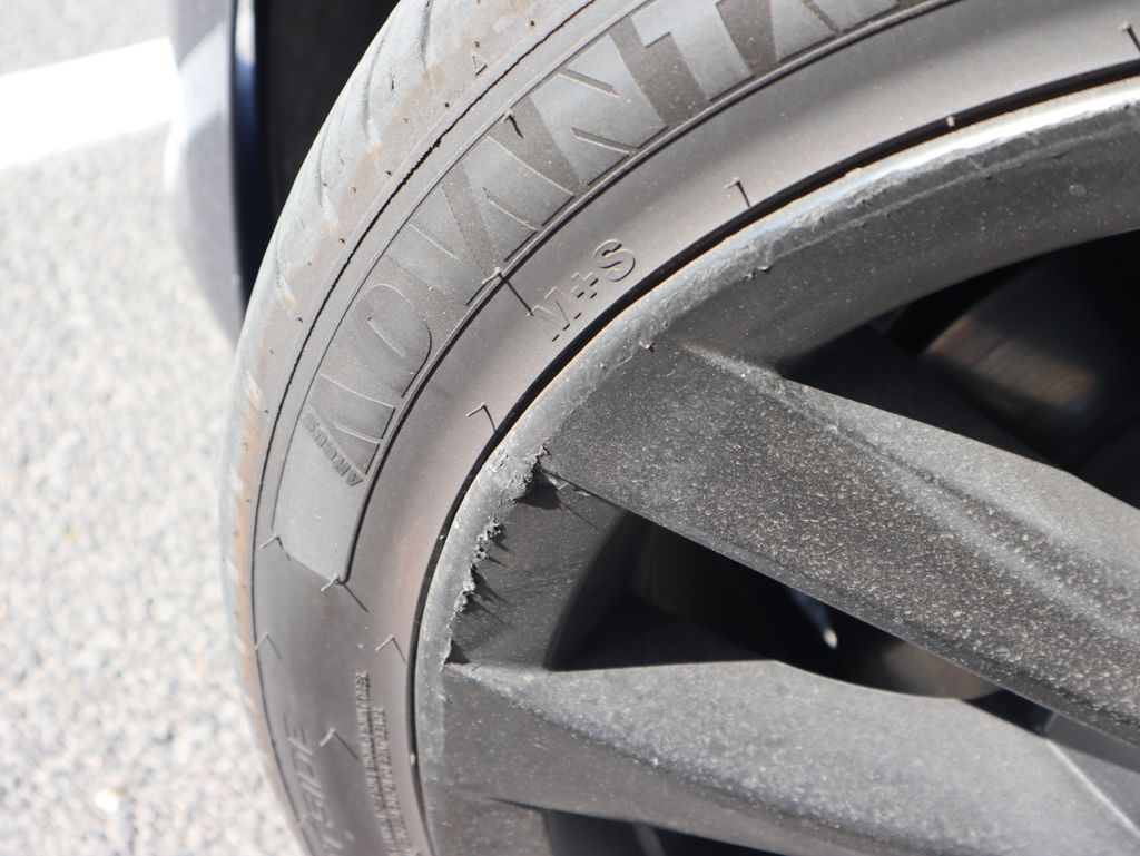 Thumbnail: 2022 Tesla Model 3 - 21