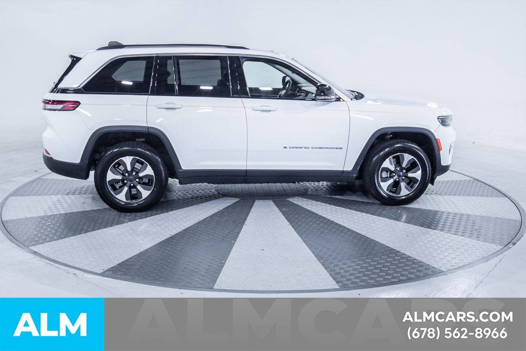 Used 2024 White Jeep 4xe image 11