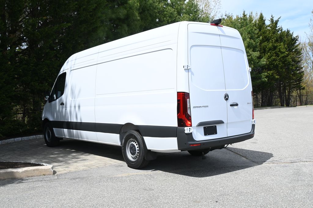 Thumbnail: 2026 Mercedes-Benz Sprinter - 4
