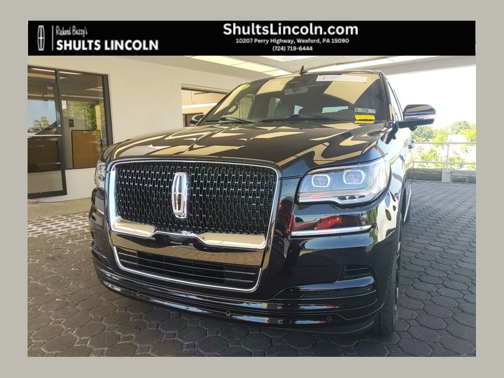 Black Metallic 2023 Lincoln Navigator Reserve 4WD SUV / Crossover Four-Wheel Drive Automatic