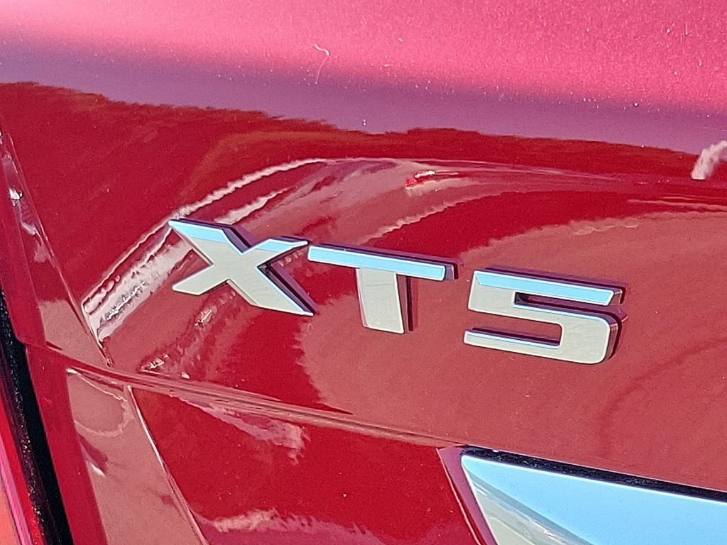 Thumbnail: 2025 Cadillac XT5 - 5