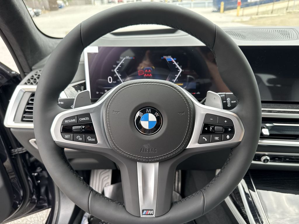 Thumbnail: 2027 BMW X7 - 14