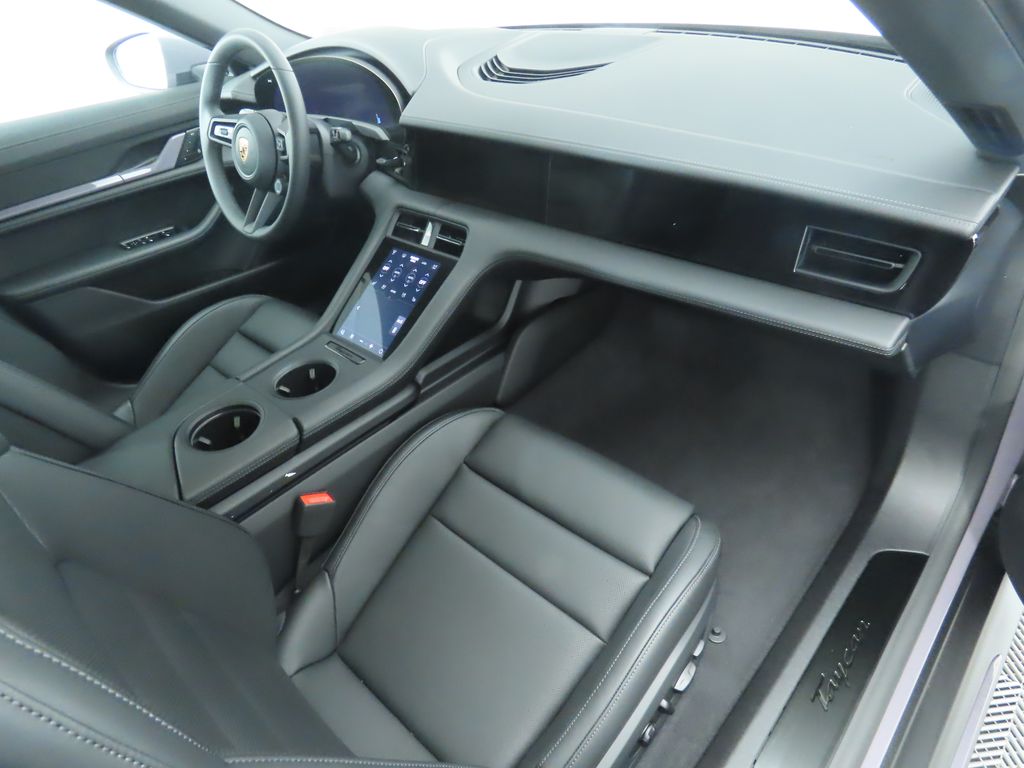 Thumbnail: 2025 Porsche Taycan - 19