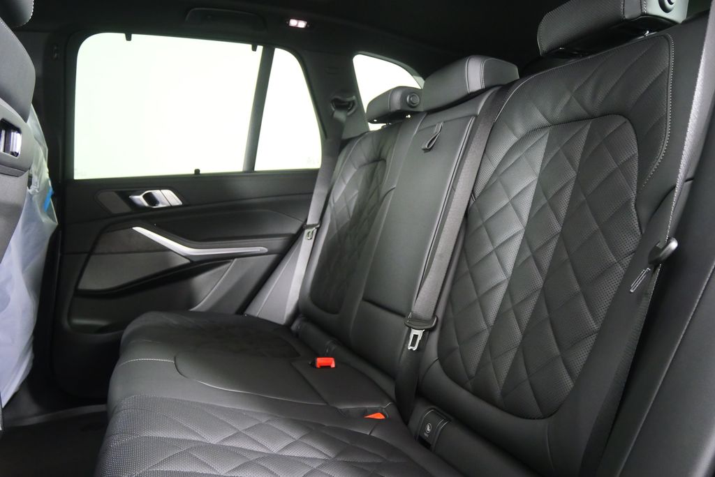 Thumbnail: 2026 BMW X5 - 15