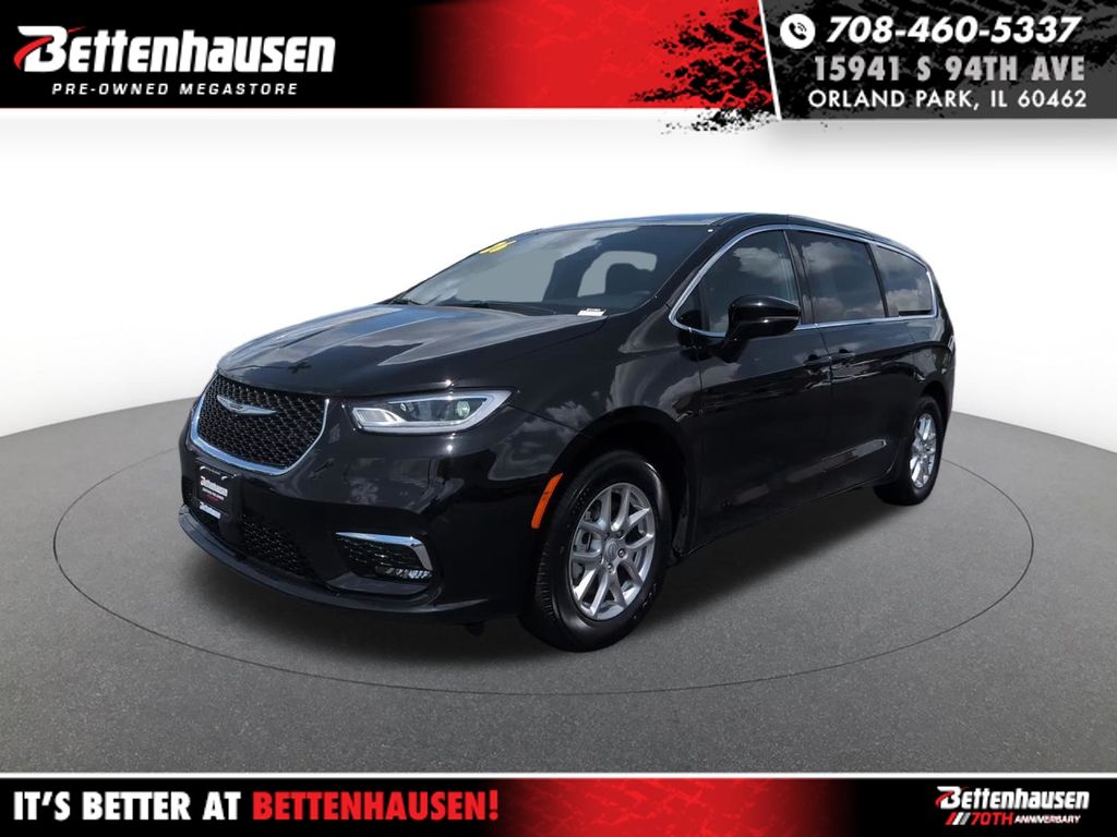Diamond Black 2026 Chrysler Pacifica Minivan Front-Wheel Drive 9-Speed Automatic