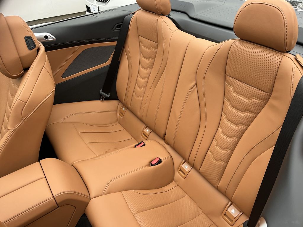 Thumbnail: 2026 BMW 8 Series - 23