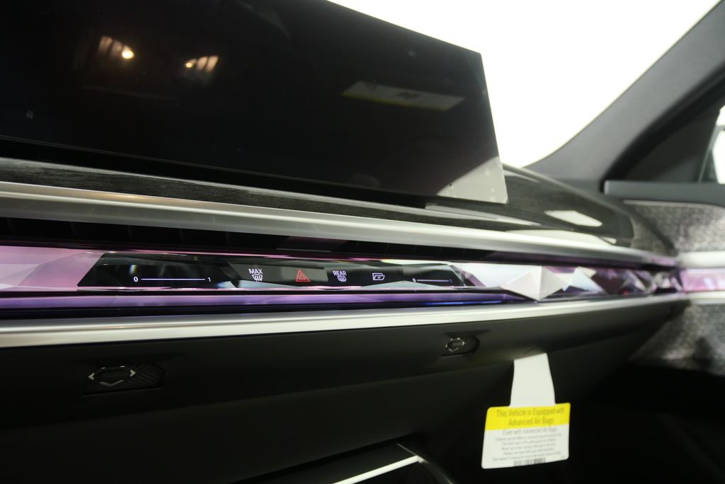 Thumbnail: 2026 BMW i7 - 18