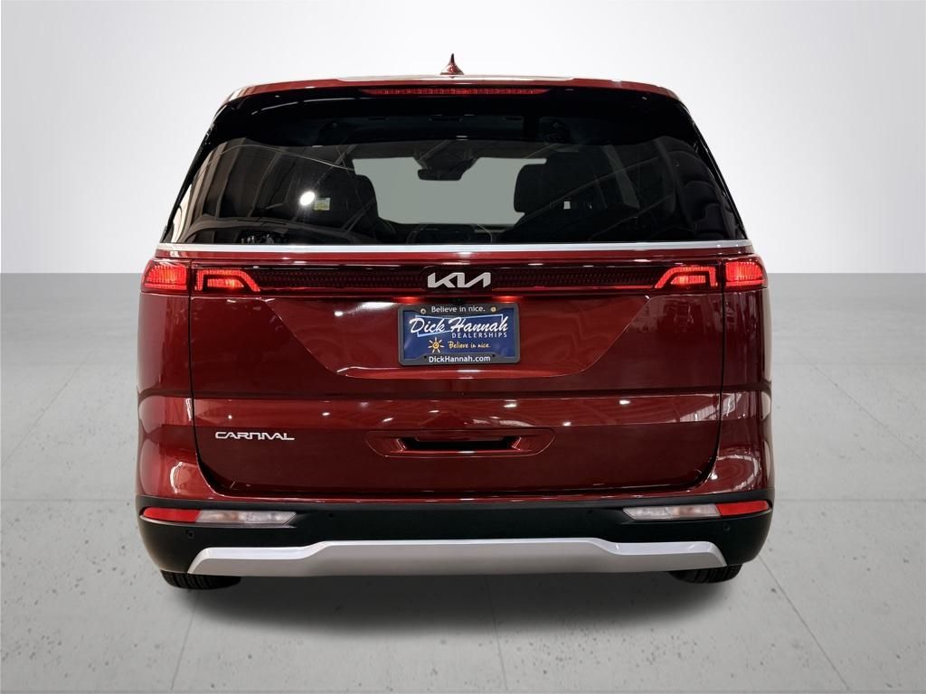 2024 Kia Carnival LX