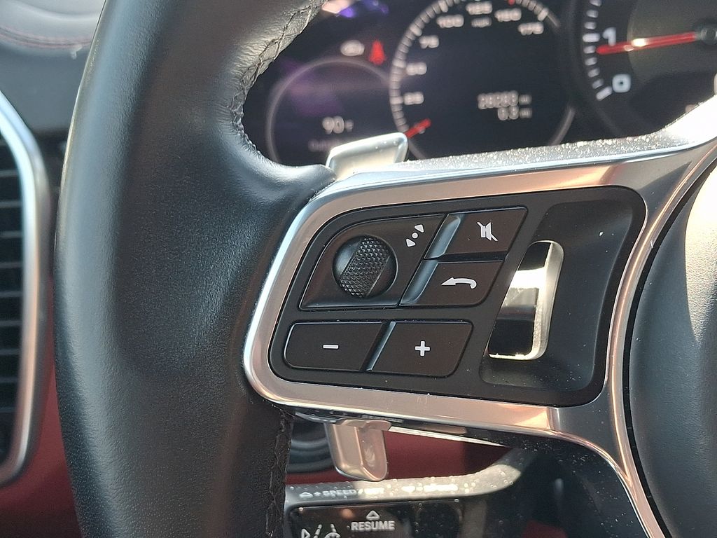 Thumbnail: 2023 Porsche Cayenne - 25