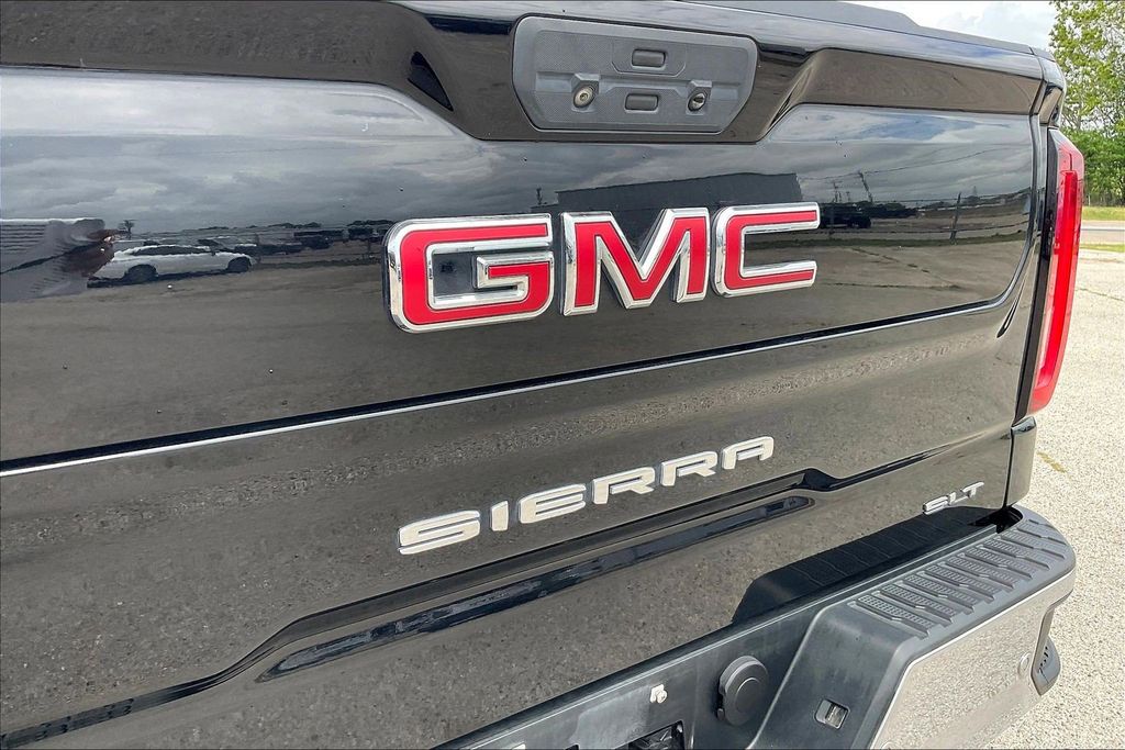 Used 2019 GMC Sierra 1500 SLT 4D Crew Cab