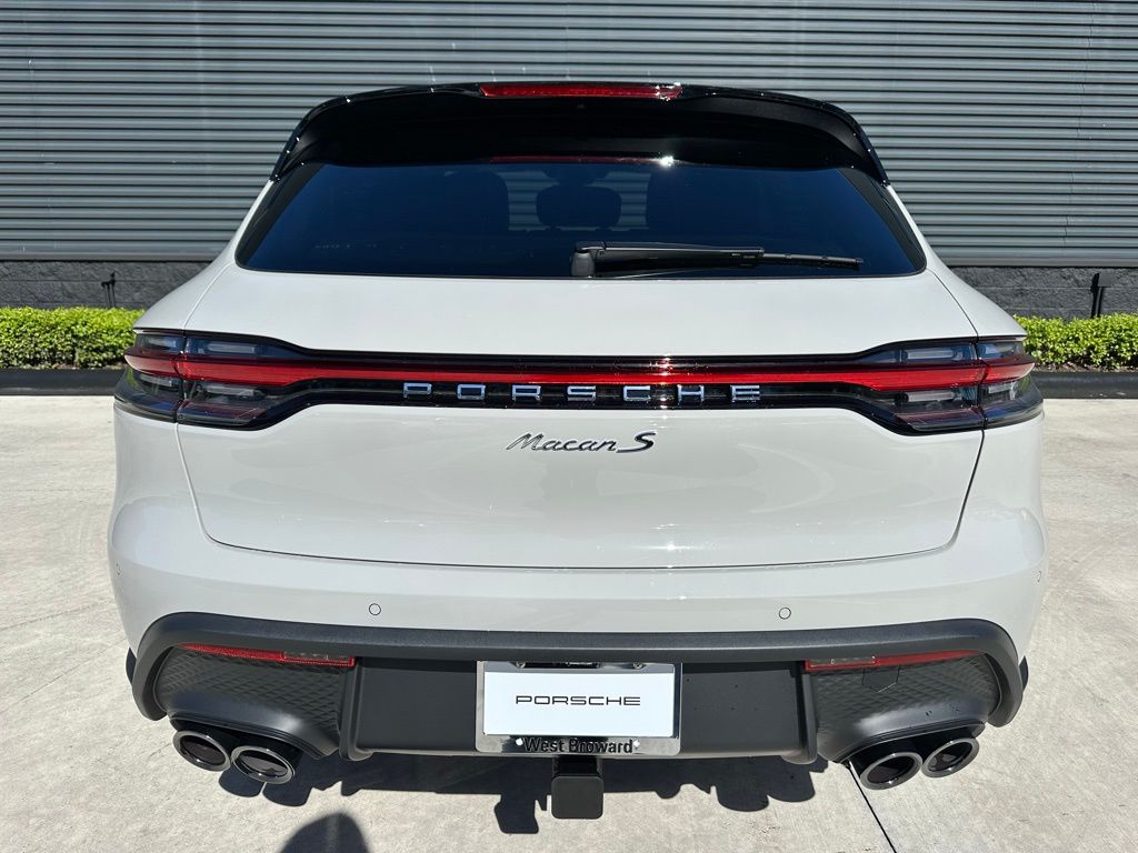 Thumbnail: 2026 Porsche Macan - 12