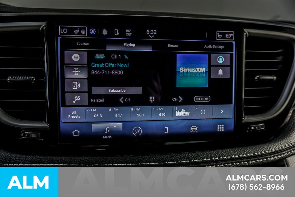 Used 2023 Black Chrysler Touring L image 38