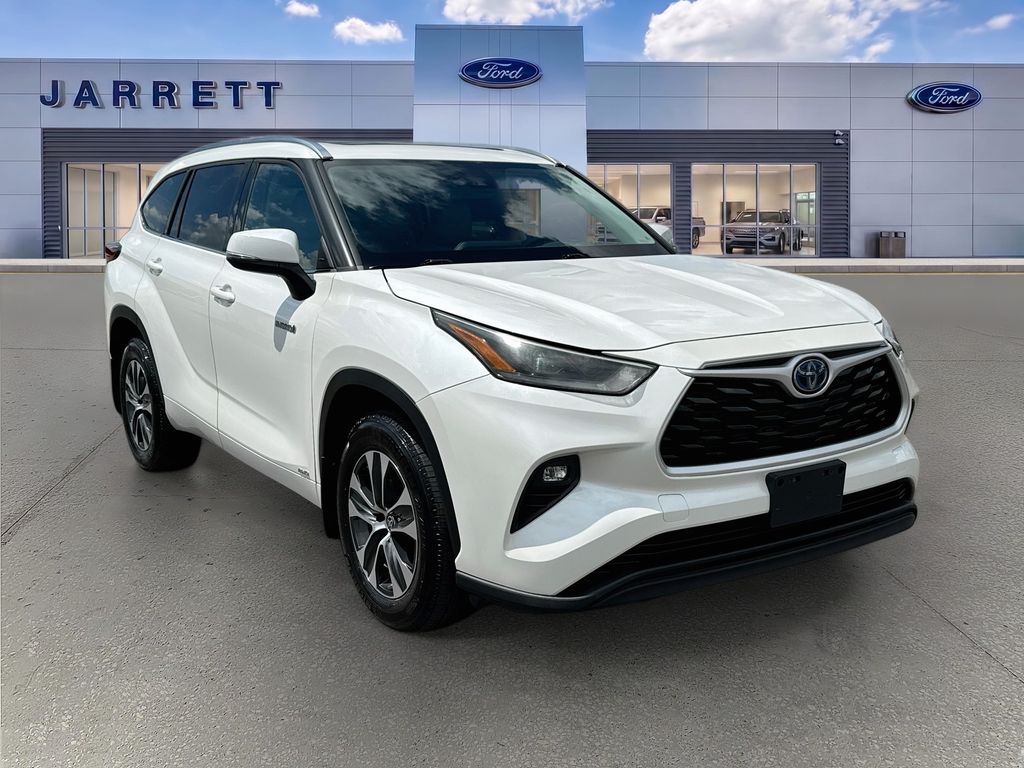 White (Blizzard Pearl) 2021 Toyota Highlander Hybrid SUV / Crossover All-Wheel Drive Continuously Variable Transmission