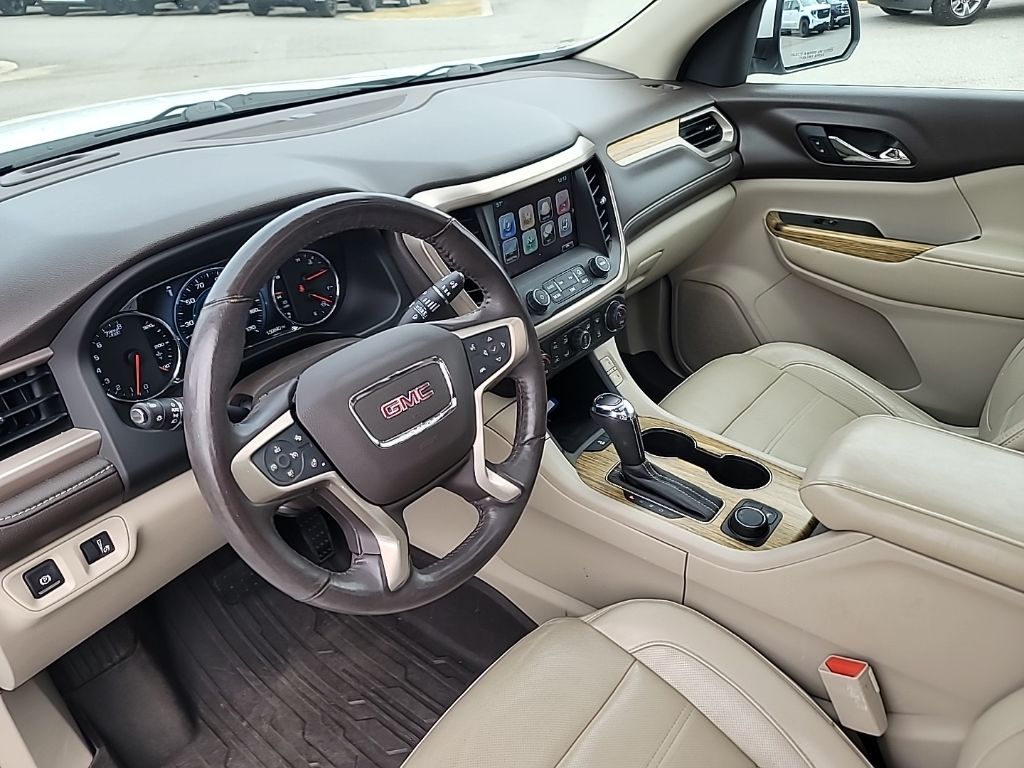 2017 GMC Acadia Denali 9