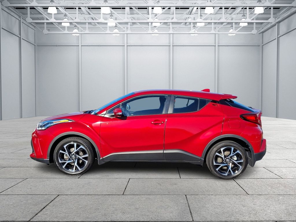 2022 Toyota C-HR XLE 7