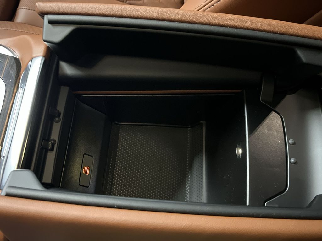 Thumbnail: 2026 BMW X7 - 21