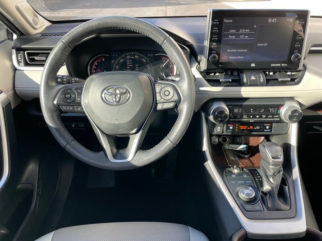 Thumbnail: 2022 Toyota RAV4 - 11