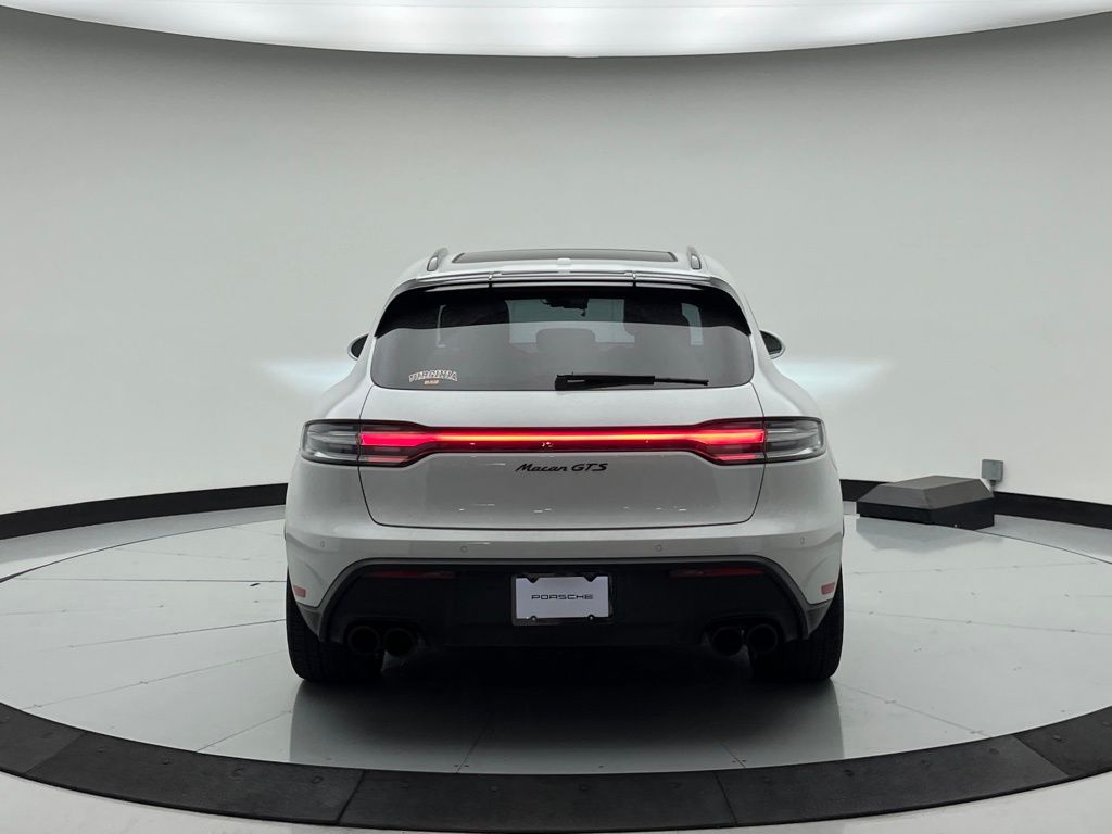 Thumbnail: 2023 Porsche Macan - 6