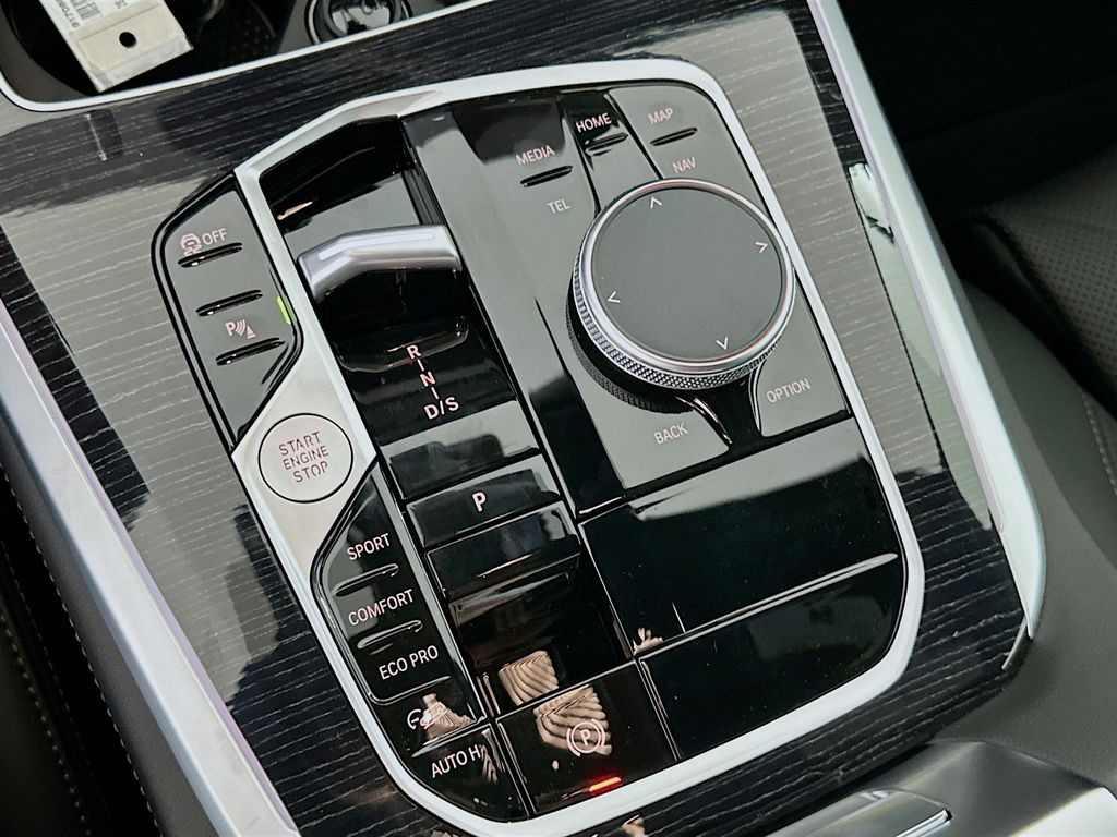 Thumbnail: 2026 BMW X5 - 15