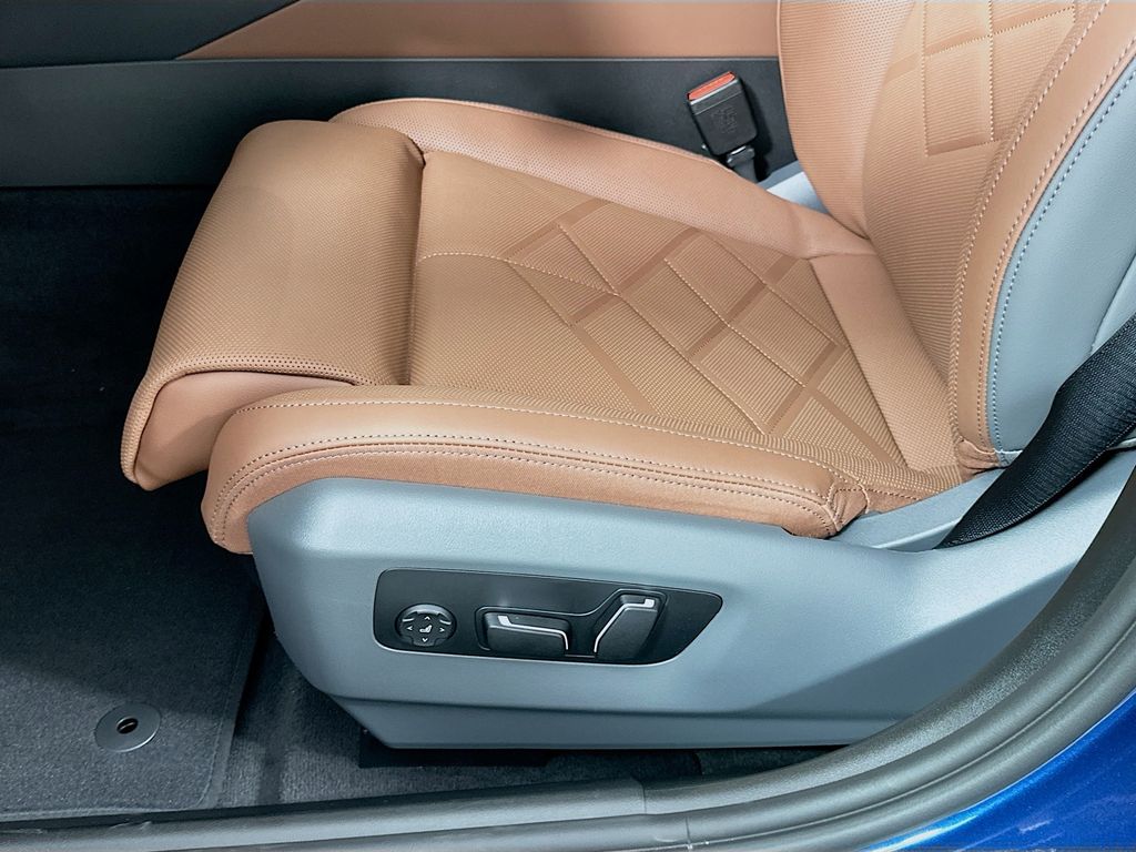 Thumbnail: 2026 BMW i5 - 21