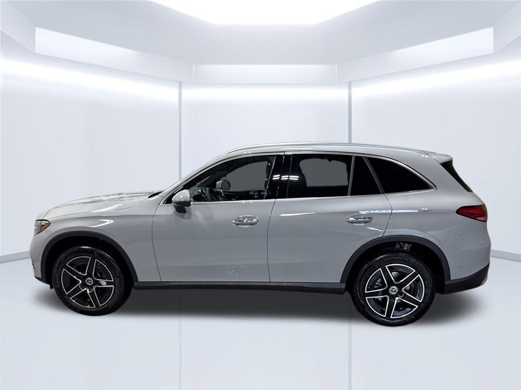 Thumbnail: 2027 Mercedes-Benz GLC - 2