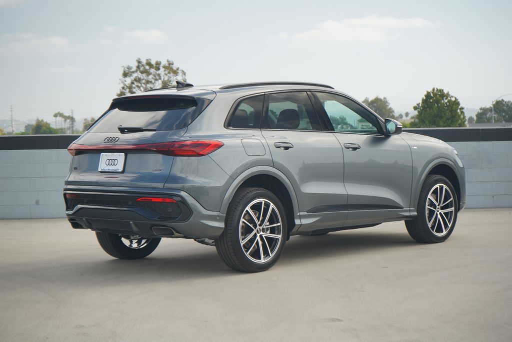 Thumbnail: 2026 Audi Q5 - 3