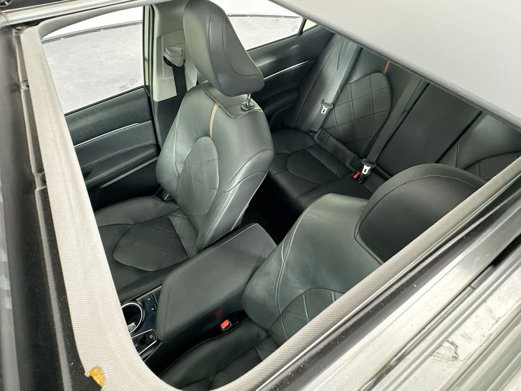 Used Car 2018 Toyota Camry  Xle For Sale Under $20,000 In Austin, Texas