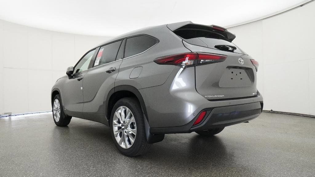 Thumbnail: 2025 Toyota Highlander - 5