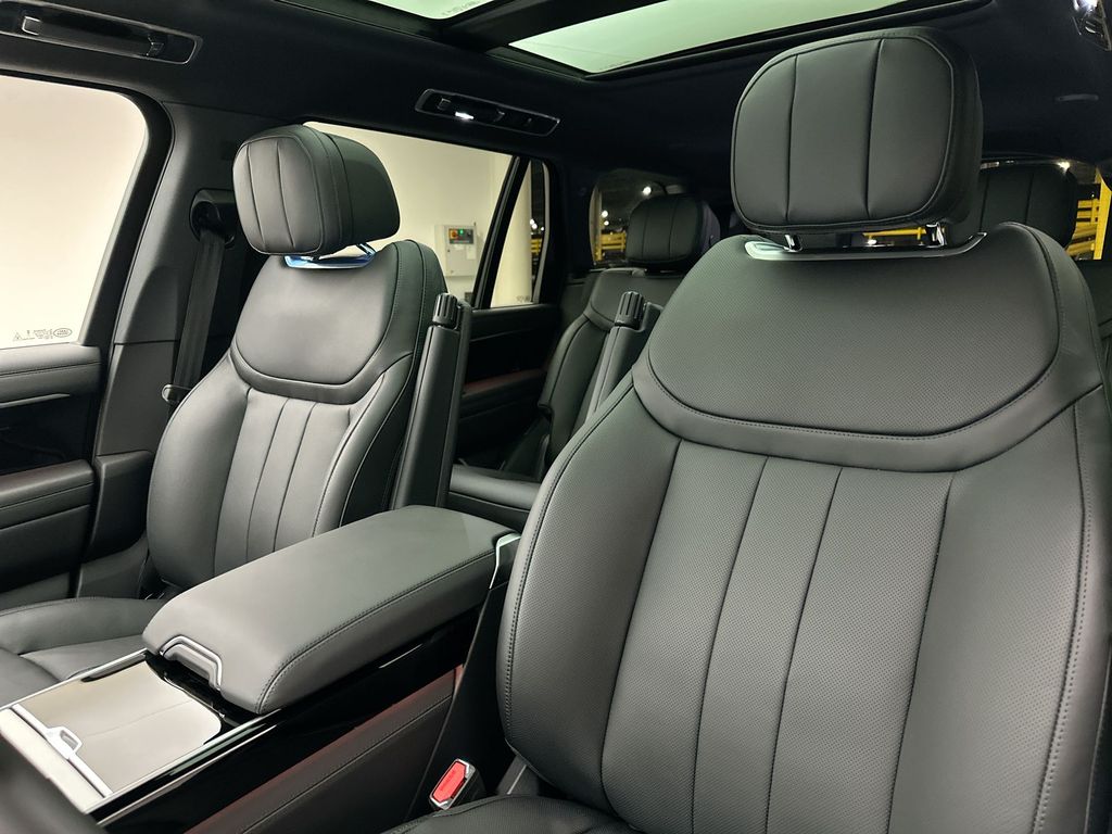 Thumbnail: 2026 Land Rover Range Rover - 10