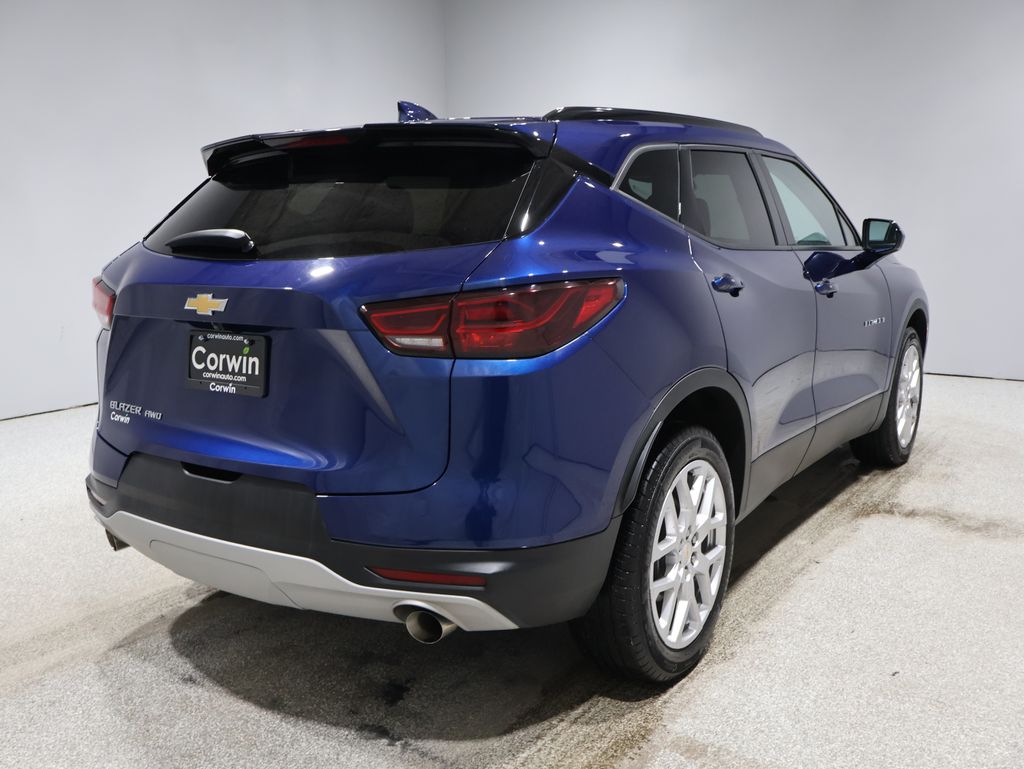 View vehicle photo 2