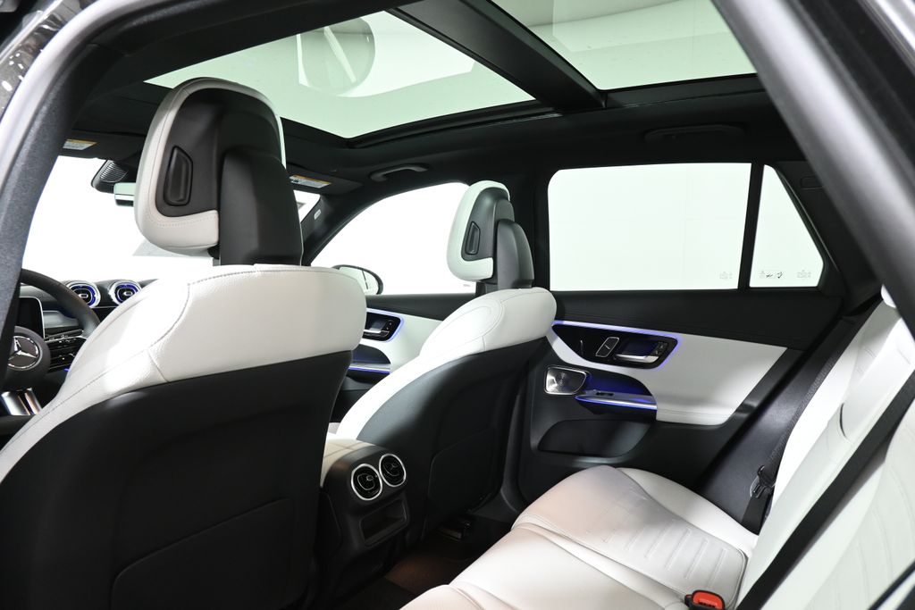 2025 Mercedes-Benz GLC 300 23