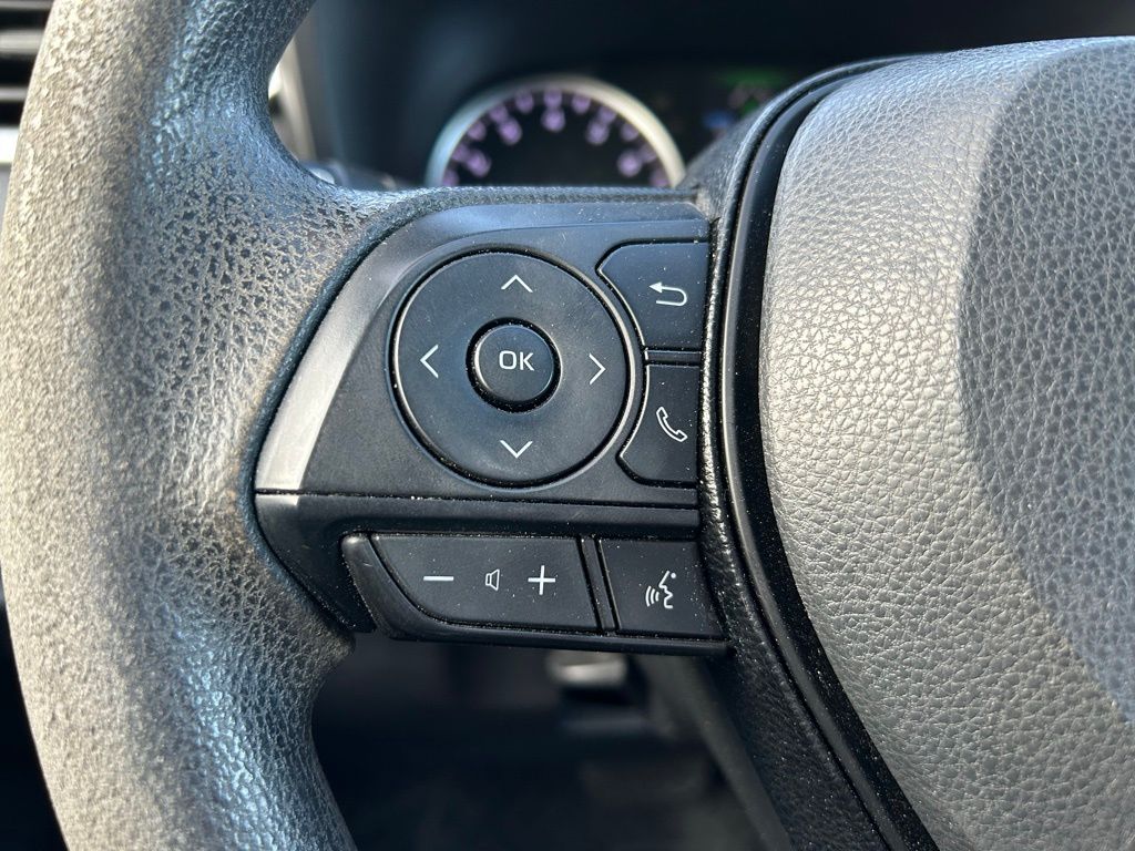 Thumbnail: 2021 Toyota RAV4 - 20