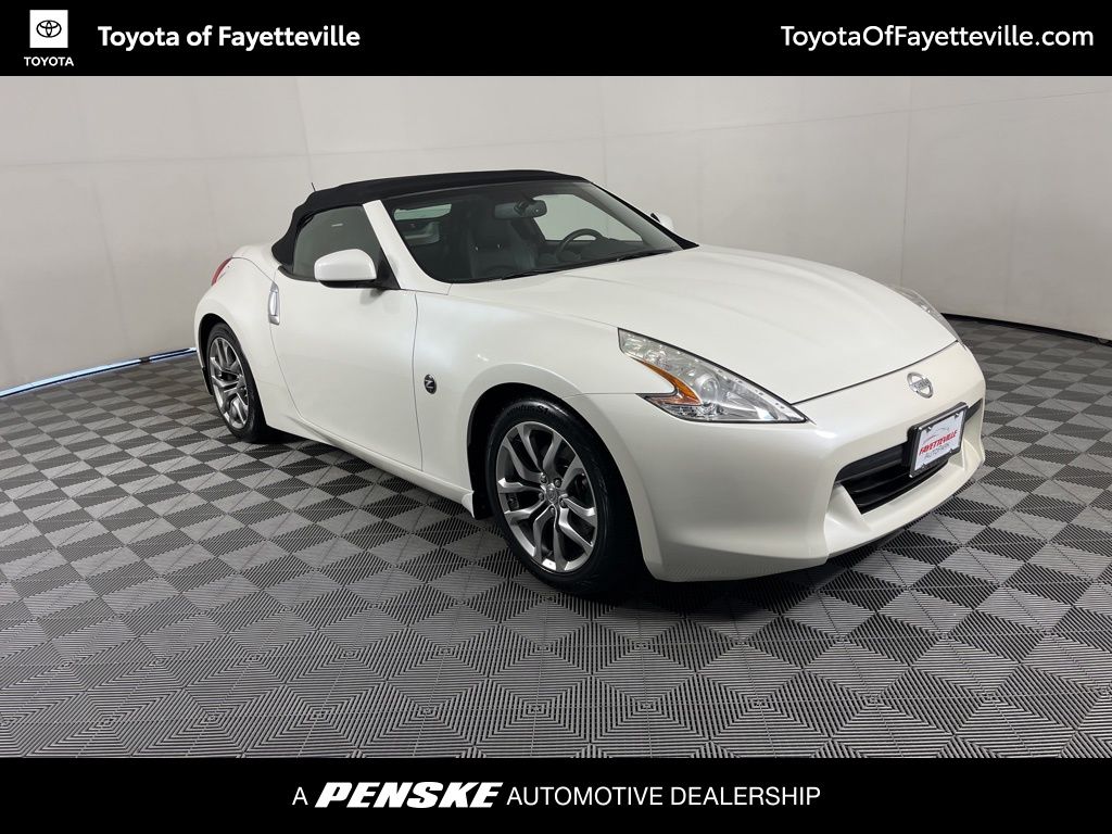 Thumbnail: 2010 Nissan Z - 6