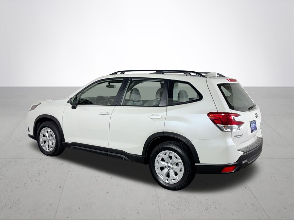 2023 Subaru Forester Base