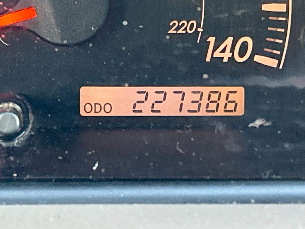 Thumbnail: 2005 Toyota Camry - 19