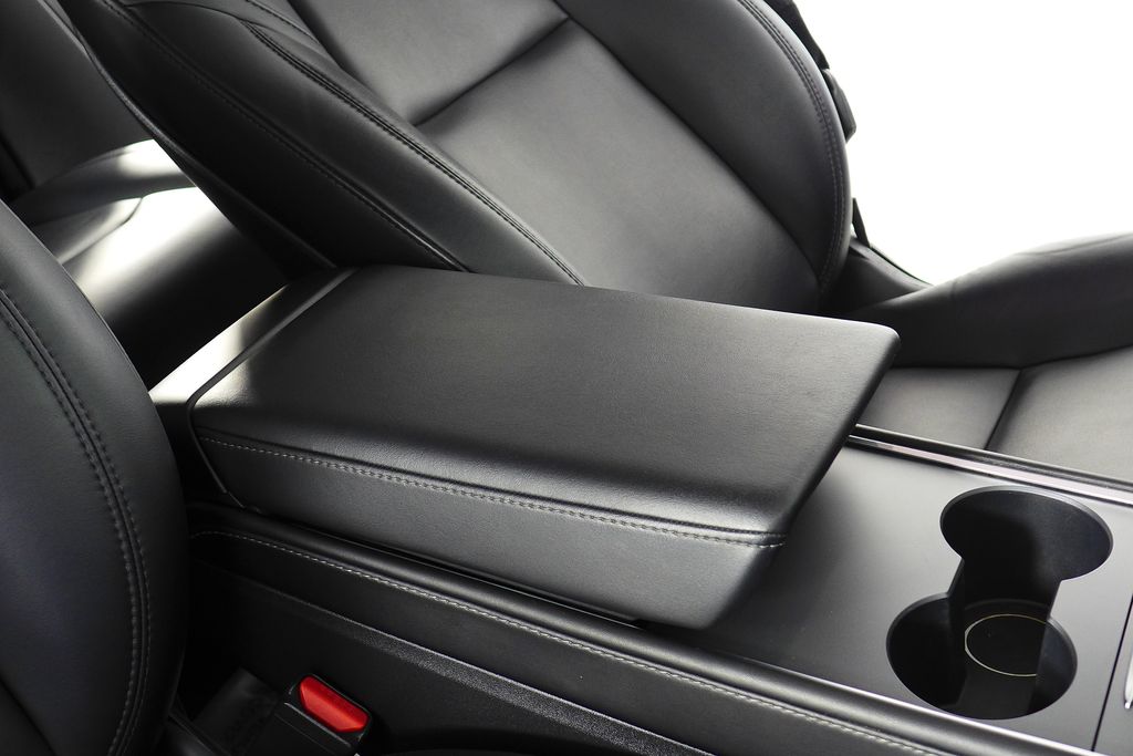 Thumbnail: 2022 Tesla Model Y - 16