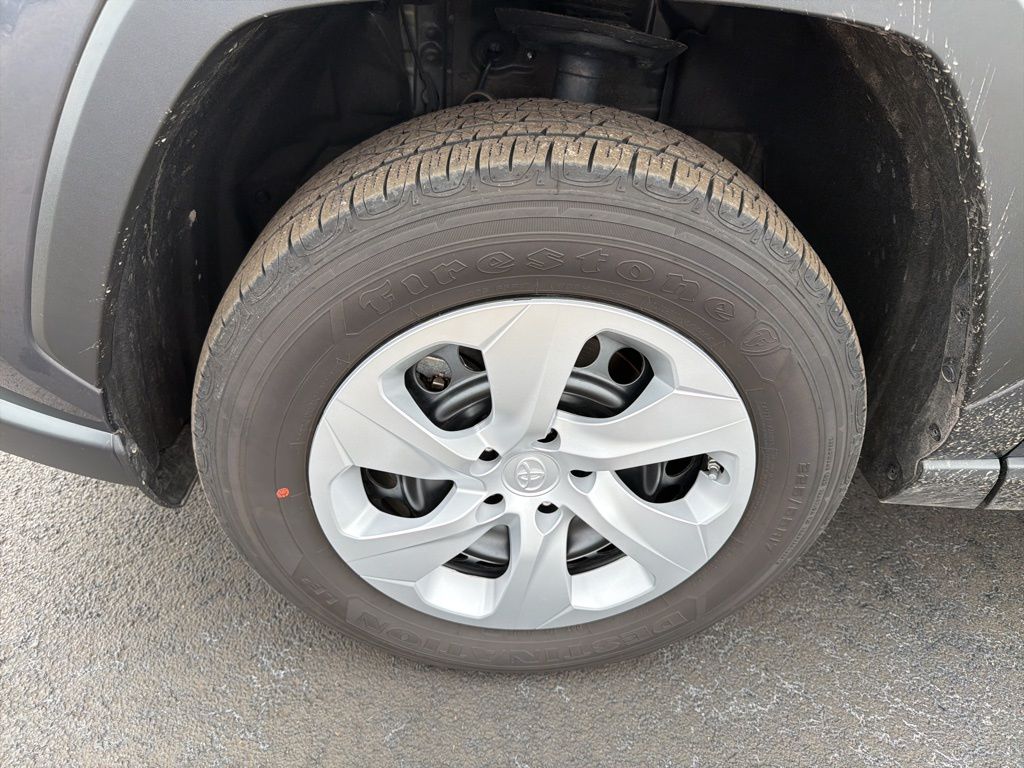 Thumbnail: 2024 Toyota RAV4 - 10