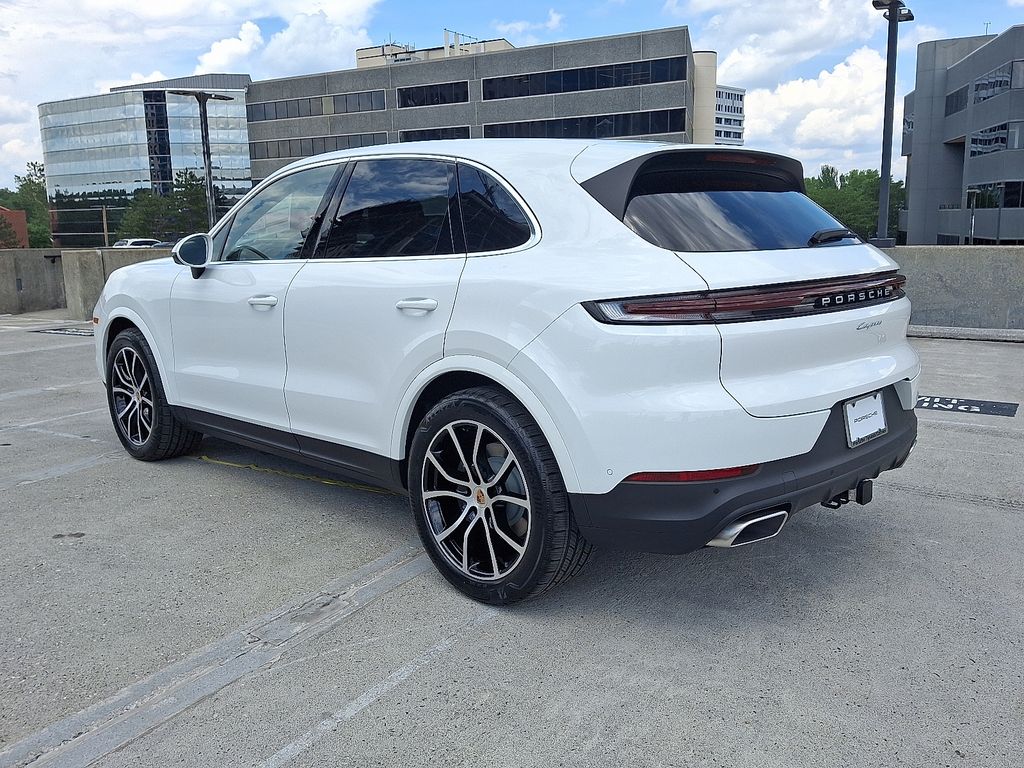 Thumbnail: 2025 Porsche Cayenne - 3