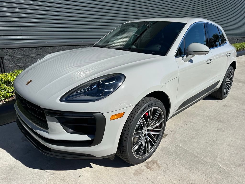 Thumbnail: 2026 Porsche Macan - 7